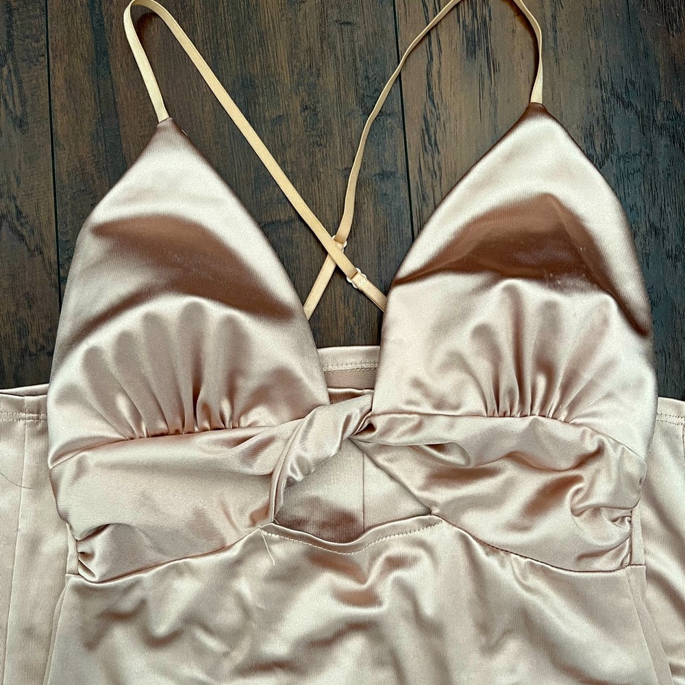 Rose-gold party dress. Satin. Windsor. Size M.